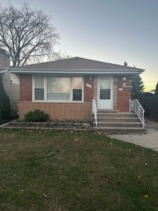 884 Mackinaw Ave, Chicago, IL, 60409