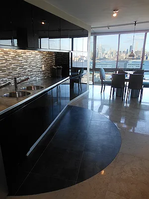 Sold by Hudson View Realty LLC | media 9