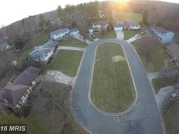 4th image of 791 Kimberly Ct W