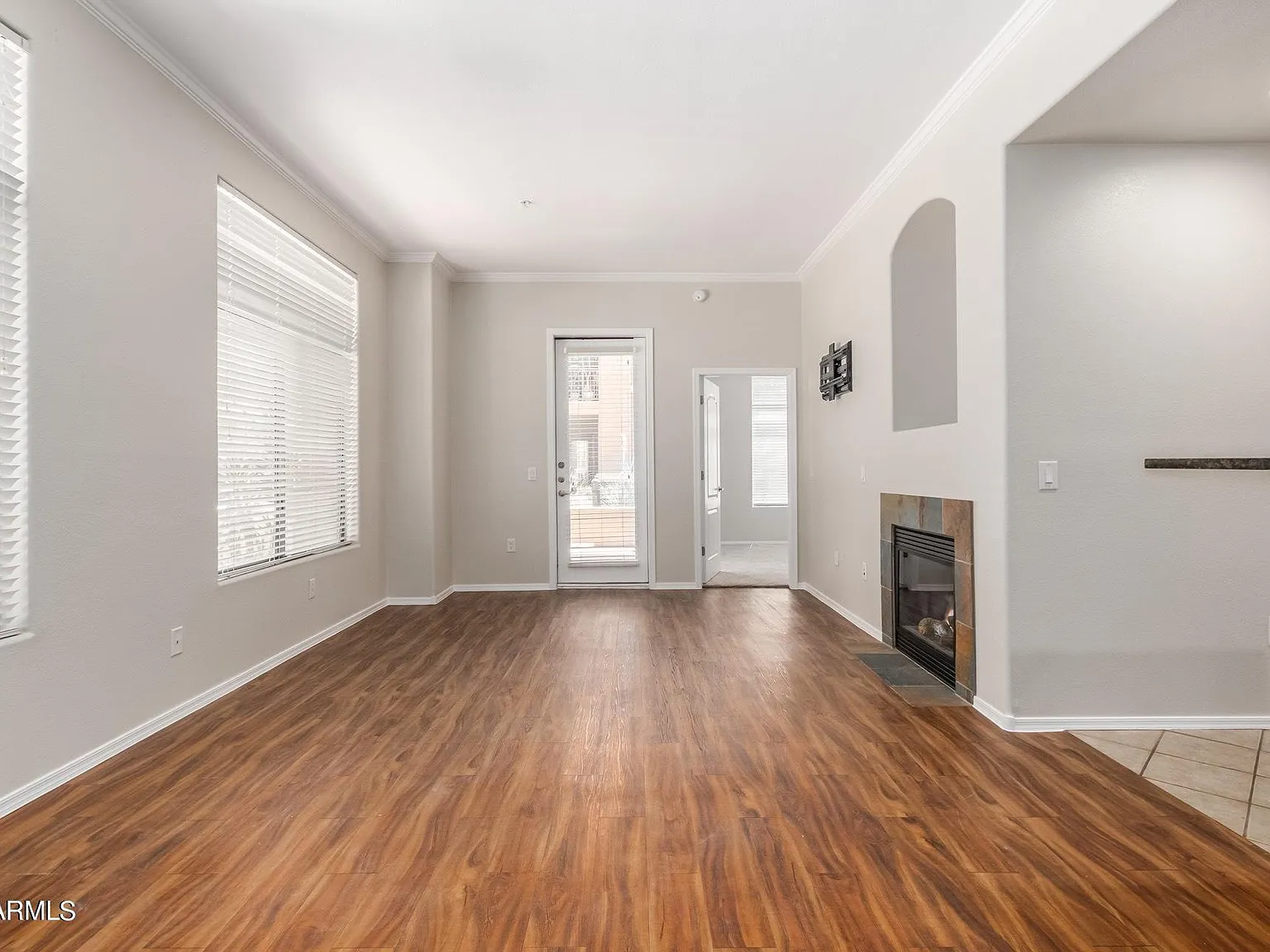 2 bed, 2.0 bath, 1115 sqft, $2,000 — Photo 3