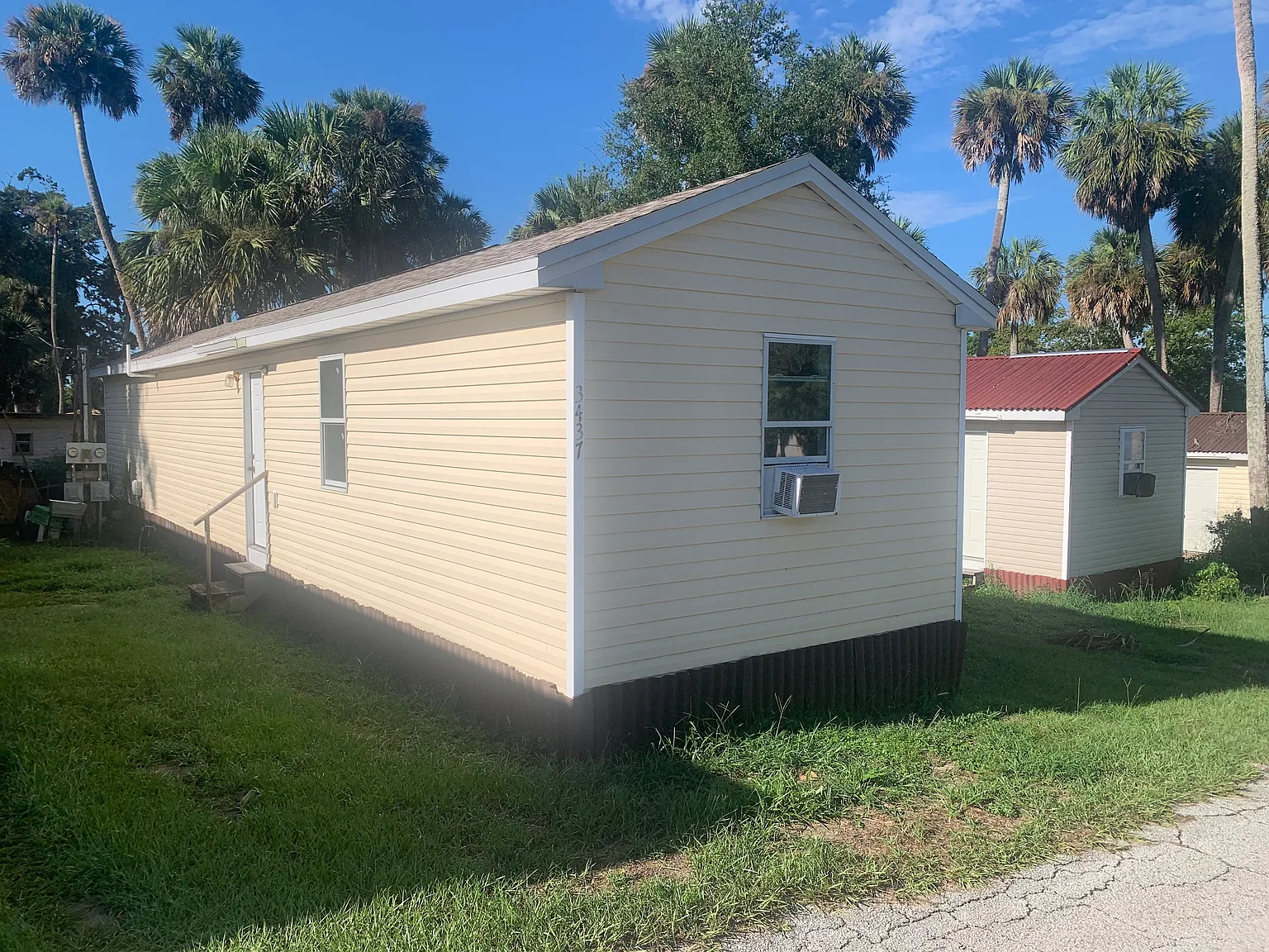 3 bed, 900 sqft, $1,250 — Photo 1