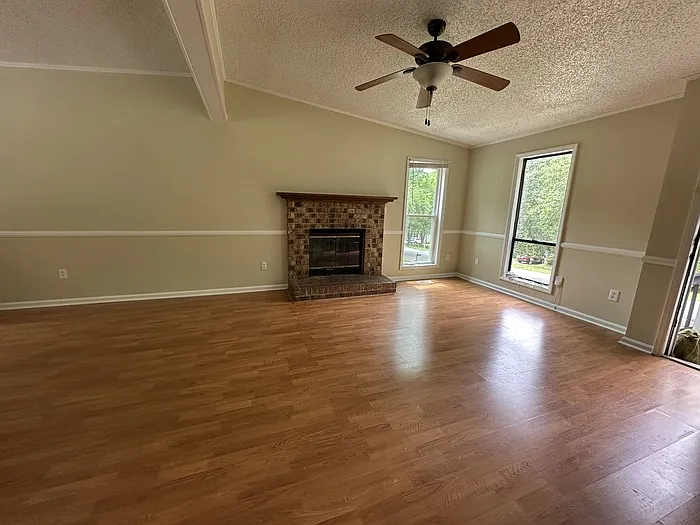 8000 Tiburon Cir — Photo 2