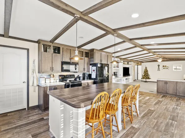 2685 McKee Rd, Irvine, KY 40336