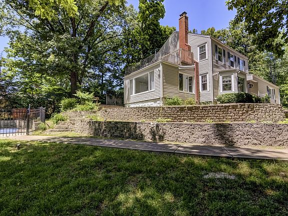 4BD, 3.5BA & 3200+ S.F. OF WONDERFUL LIVING!