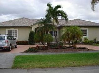 8868 NW 177th Ter, Miami Lakes, FL 33018