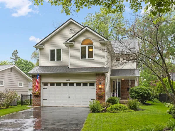 1407 Elm St, Saint Charles, IL 60174