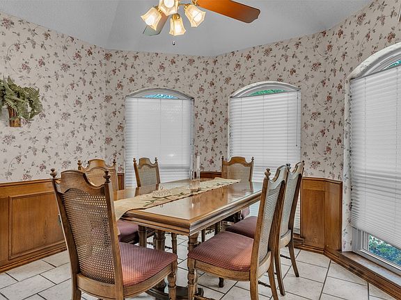 4th image of 6712 N Park Dr