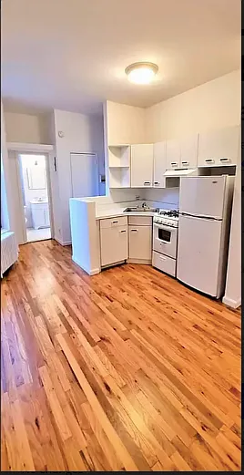 247 E 62nd St #15 — Photo 3