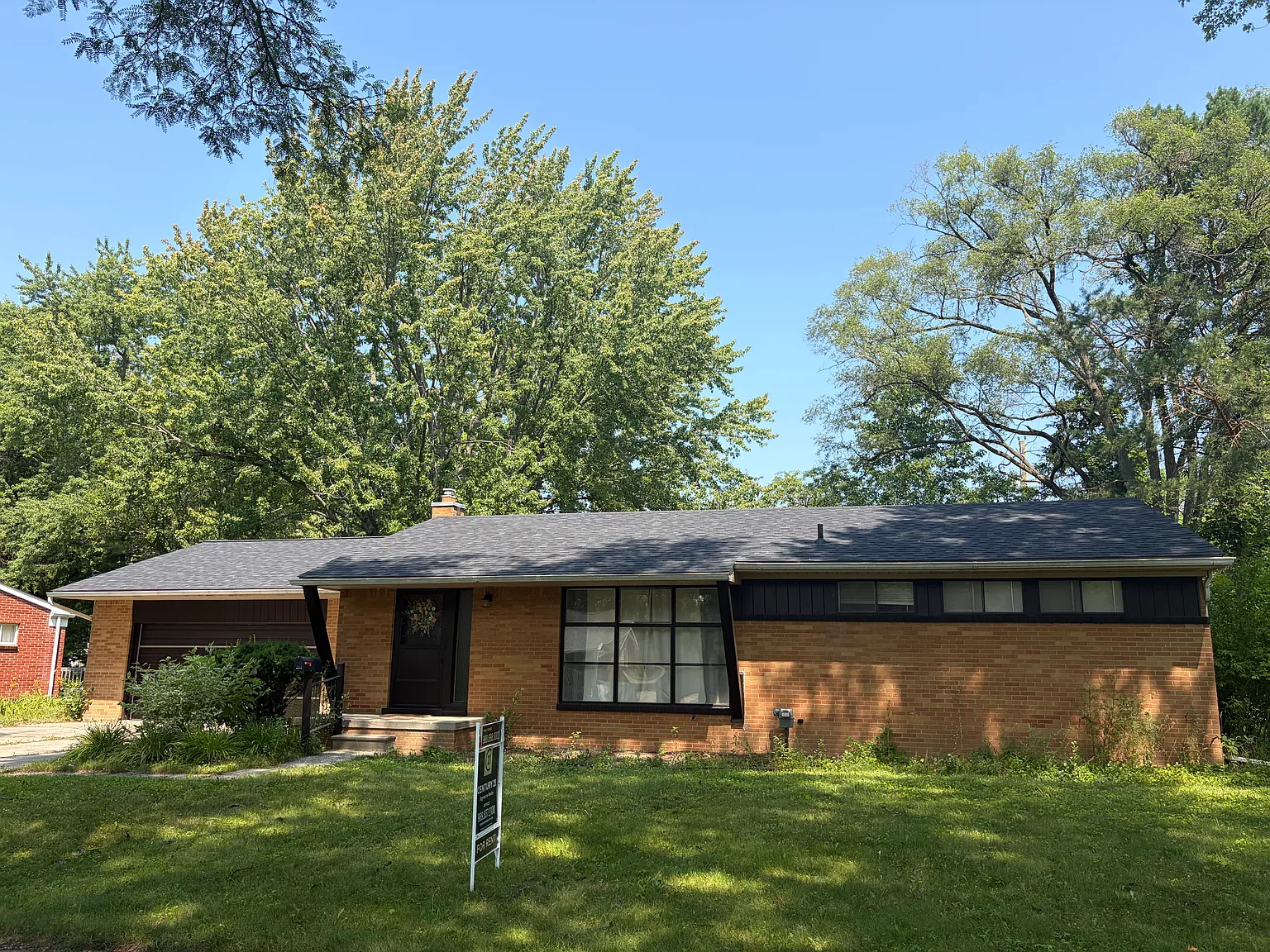 3 bed, 1.5 bath, 1080 sqft, $2,200 — Photo 1