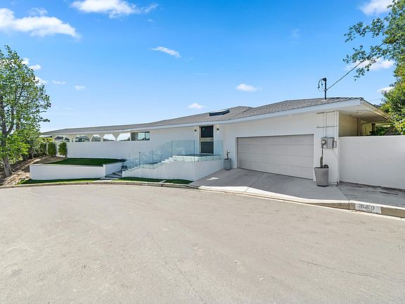 2nd image of 849 Glenmere Way
