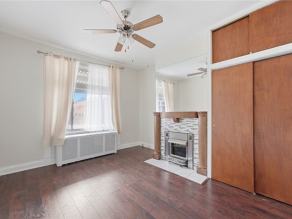 3rd image of 4035 Howley St