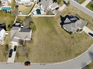 827 Carrington Blvd, Monroe, MI 48161