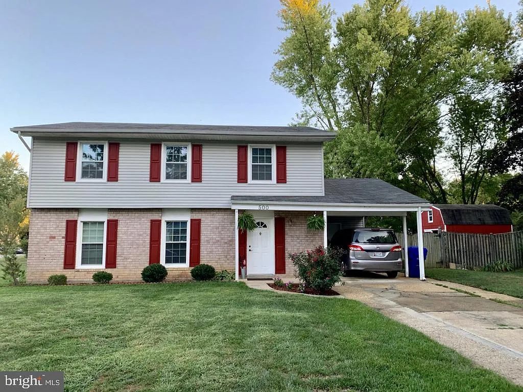 500 Adams Ln photo 1