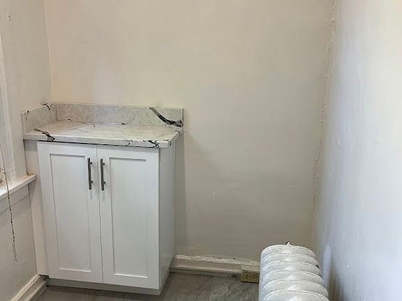 4th image of 5710 Beacon St APT C