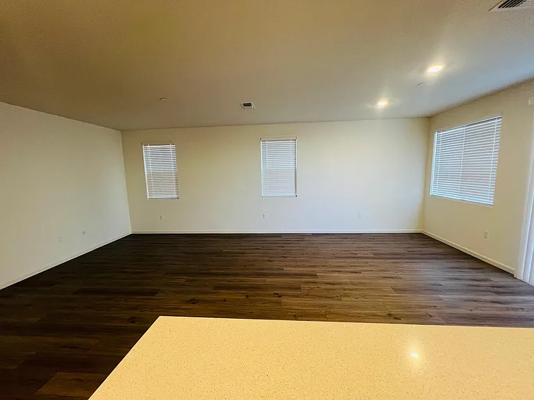 2411 Barolo St — Photo 9
