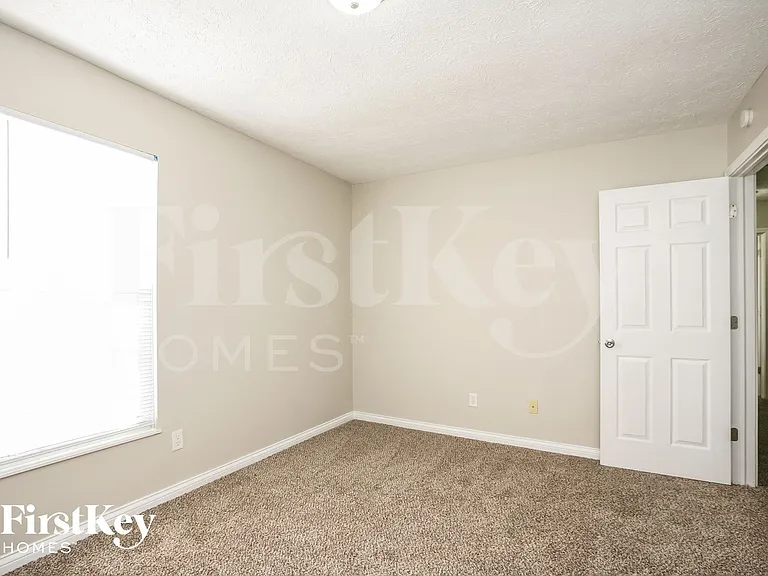 511 Palmyra Dr — Photo 9