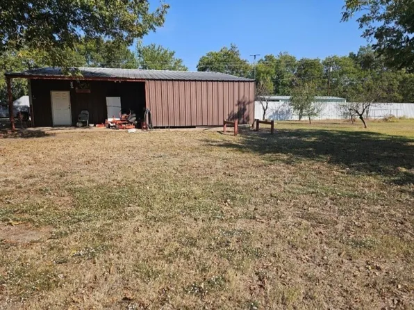 1347 Farm Road 38 S, Brookston, TX 75421