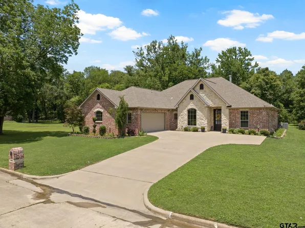 909 Holly Hill Ln, Mount Pleasant, TX 75455