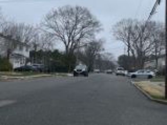 4th image of 73 Erlanger Blvd