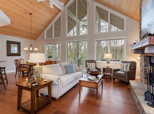 167 Stonecreek Xing, Sapphire, NC 28774