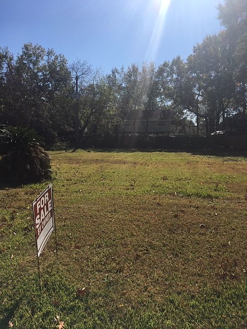 1st image of 306 Willow Vista Dr