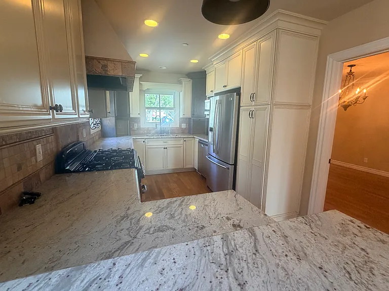 1205 Geneva St — Photo 10