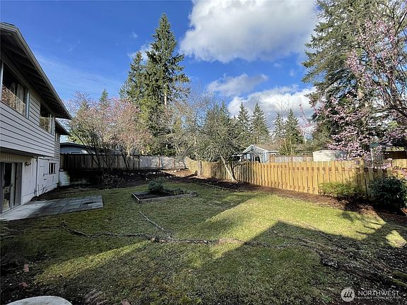 4th image of 626 167th Avenue NE