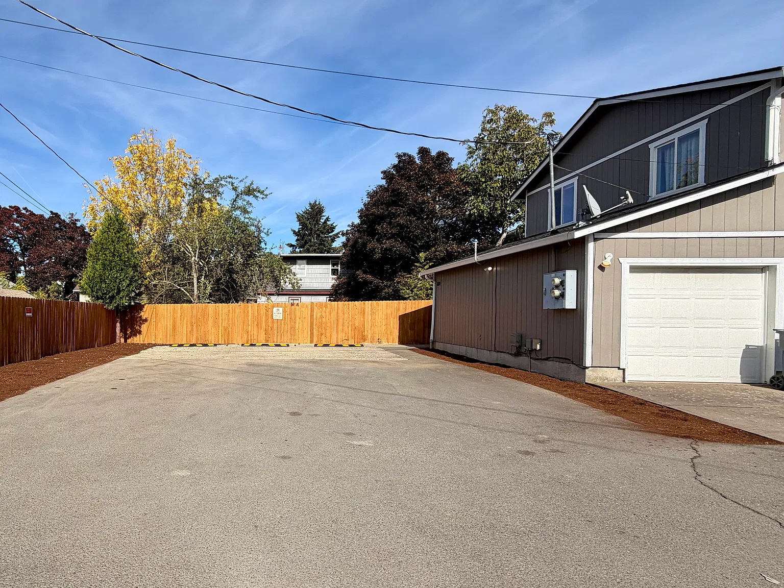 3 bed, 1.5 bath, 1354 sqft, $2,250 — Photo 2
