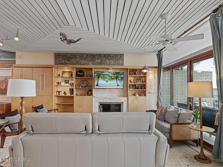 2337 Seminole Rd #B — Photo 4