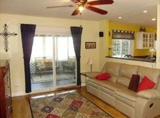 1670 Kautz Rd, Aurora, IL 60504