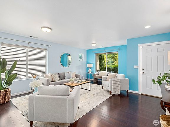 3rd image of 620 NW Arendal Way