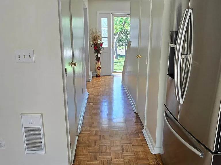 807 Watson Ave — Photo 10