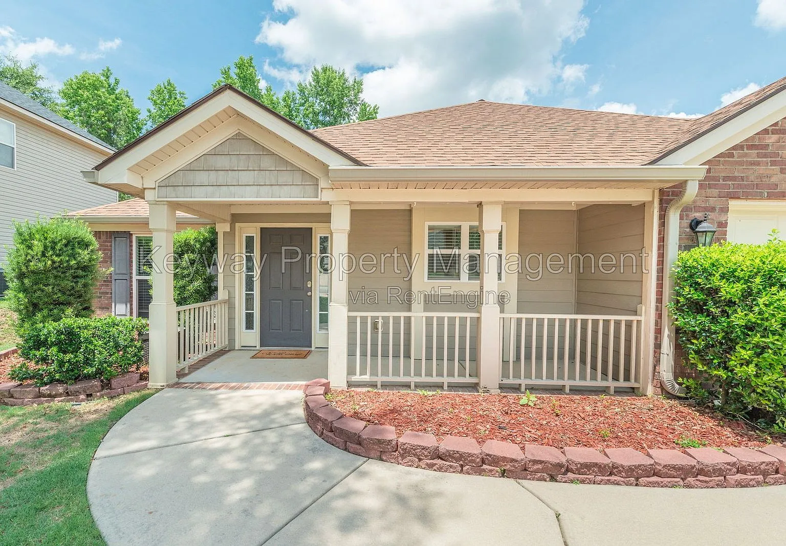 3 bed, 2.0 bath, 1893 sqft, $2,135 — Photo 3