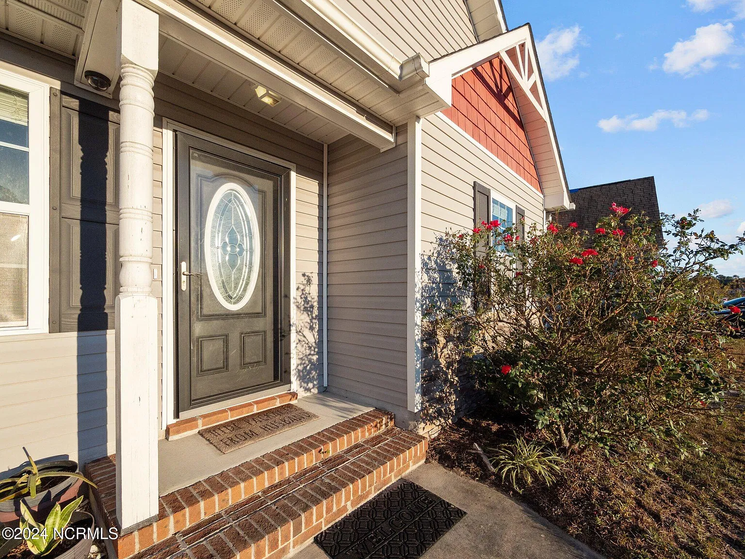3 bed, 2.0 bath, $1,700 — Photo 3