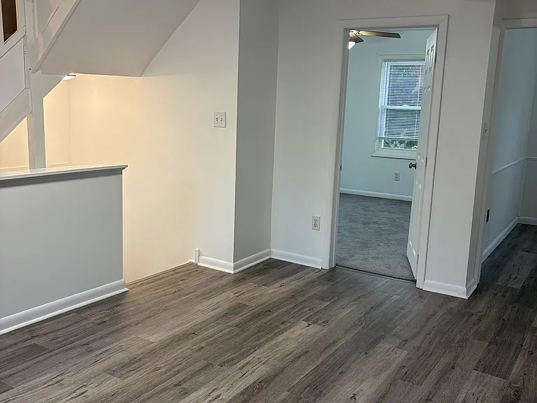 34 Evergreen Ave #B — Photo 3