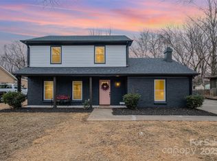 5831 Eastbrook Rd, Charlotte, NC 28215
