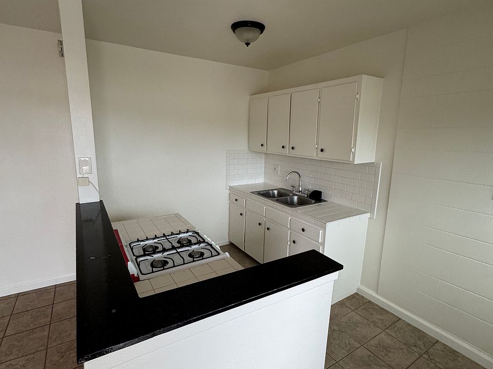 1st image of 218 W Wilson Ave APT 5