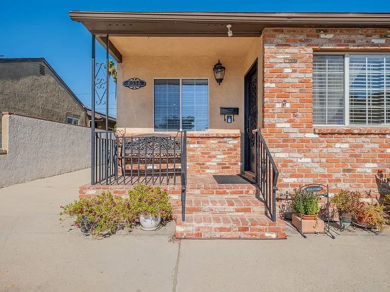 8538 Remick Ave — Photo 2