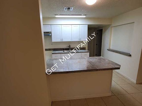 3rd image of 729 E Mission Ln #3