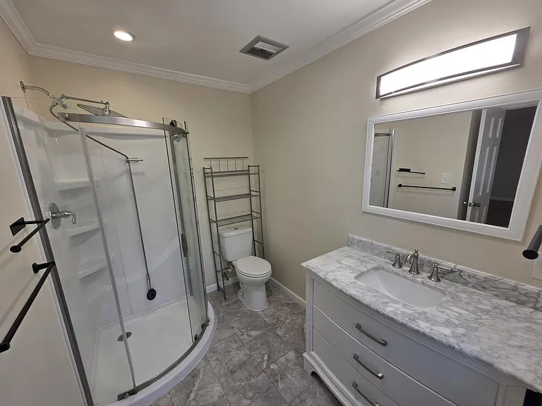 212 Stratford Dr — Photo 8