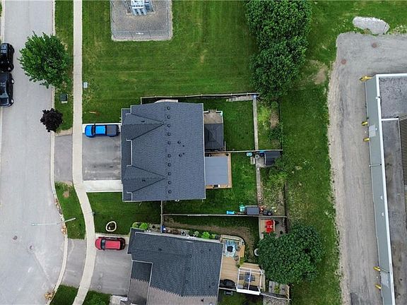 5th image of 416 Orvis Cres