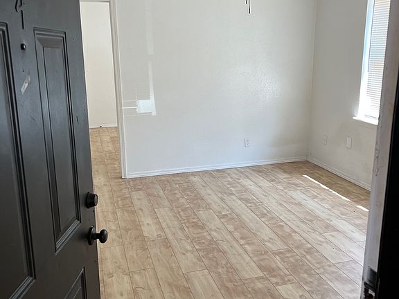 5th image of 404 SW 26th St #11242281