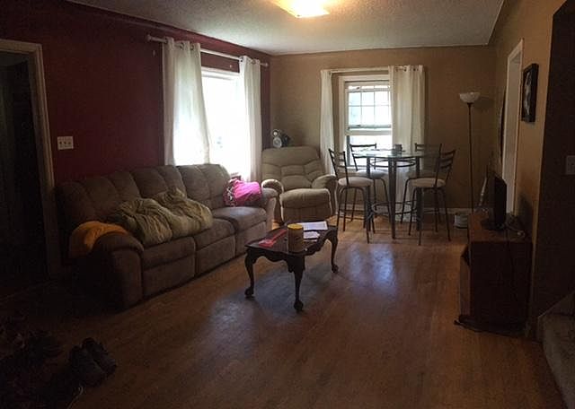 2nd image of 127 Marion St