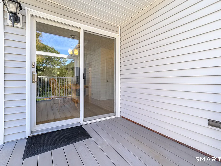 231 Flax Hill Rd #1 — Photo 18