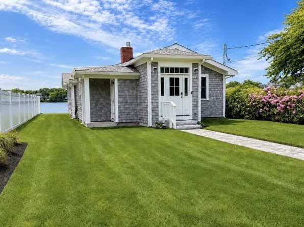 24 Cove St, Wareham, MA 02571