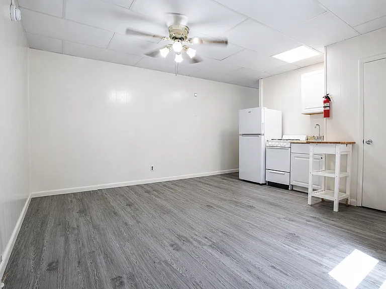 2044 Ranstead St #305 — Photo 2