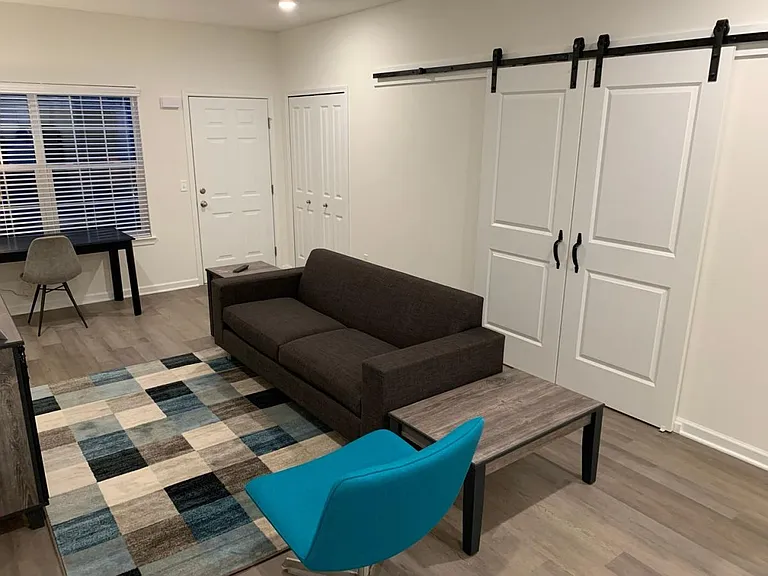 Towne Center Apartments — Photo 40