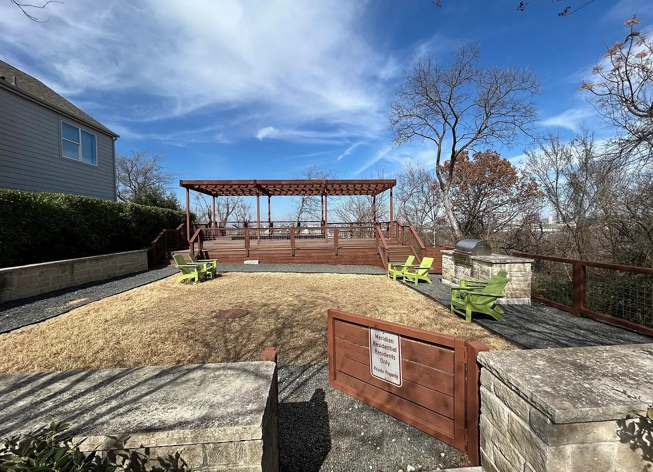 3 bed, 1759 sqft, $3,450 — Photo 3