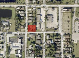 725 SE Bahama Ave, Stuart, FL 34994