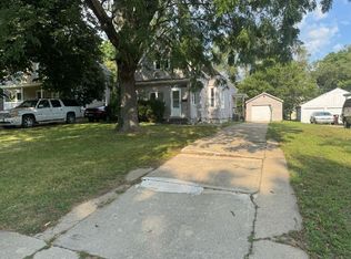 1712 N Broadway St, Peoria, IL 61604